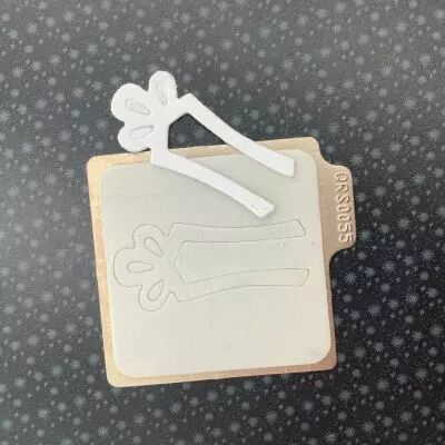 DIE OCCASION MONTE SUR MOUSSE 5X5 CM NOEUD