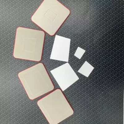 DIE OCCASION MONTE SUR MOUSSE 5X7 CM LOT 4 FORMES