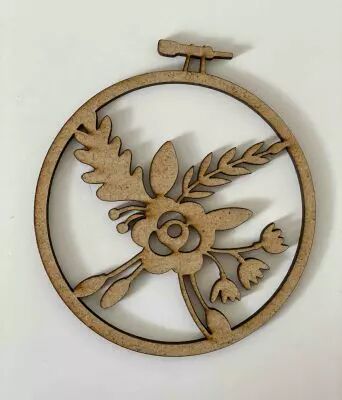 EMBELLISSEMENT EN BOIS - CERCLE A BRODER AVEC FLEUR