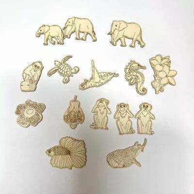 LOT DE 15 EMBELLISSEMENTS CARTON BOIS FAUNE ET FLORE DE LA THAILANDE