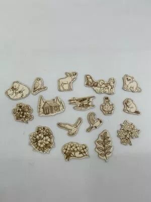 LOT DE 16 EMBELLISSEMENTS CARTON BOIS CANADA