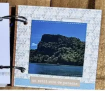 LOT DE 8 DIES CARRES