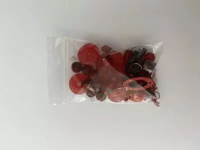 LOT DE PERLES ASSORTIES ROUGE